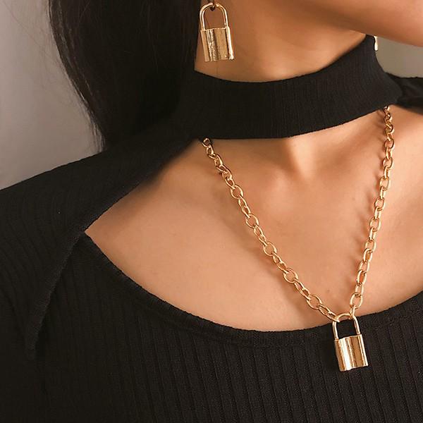 Retro minimalist lock-shaped wild temperament necklace