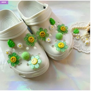 Smile Daisy Flower Green color crocs jibbitz shoe charm set (14pcs)