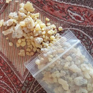 [Shop Malaysia] 50-100g Luban Frankincense Raw Memory Booster Black Sacra Bakhoor Olibanum Bukhoor Ptar Oman Kemenyan Arab Gum