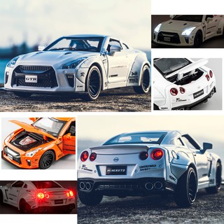 1/32 Nissan GTR Diecast Alloy Pull Back Car Toy Gift / Collection / Children