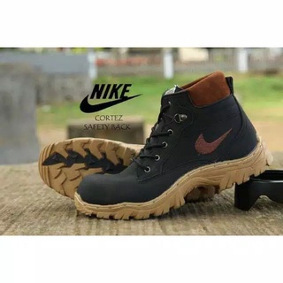Nike Travis Men's Shoes Safety Tracking Hiking Work Boots