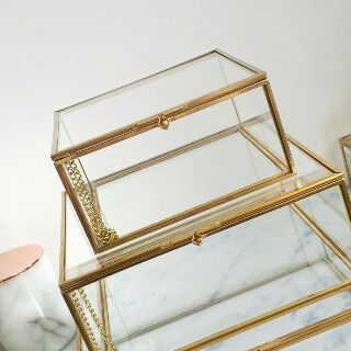 [SMALL] SQUARE BRASS GOLD GLASS DISPLAY